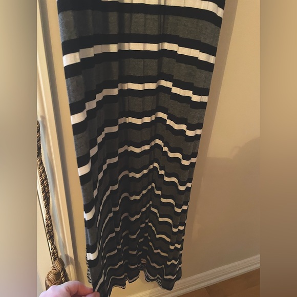 Calvin Klein Maxi Dress. - Picture 3 of 9